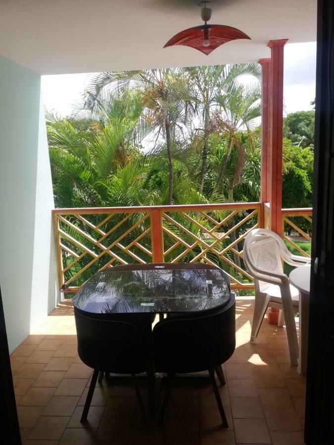 Studio A Louer Proche Des Plages Lägenhet Sainte-Anne Exteriör bild